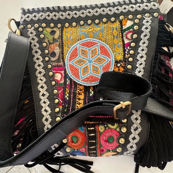 Fabulous Vintage Addiction Beaded Medallion Leather & Suede Fringe Boho Bag - Picture 4 of 7